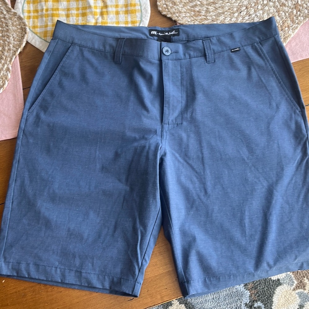 Travis Mathew Beck 10” golf shorts 38